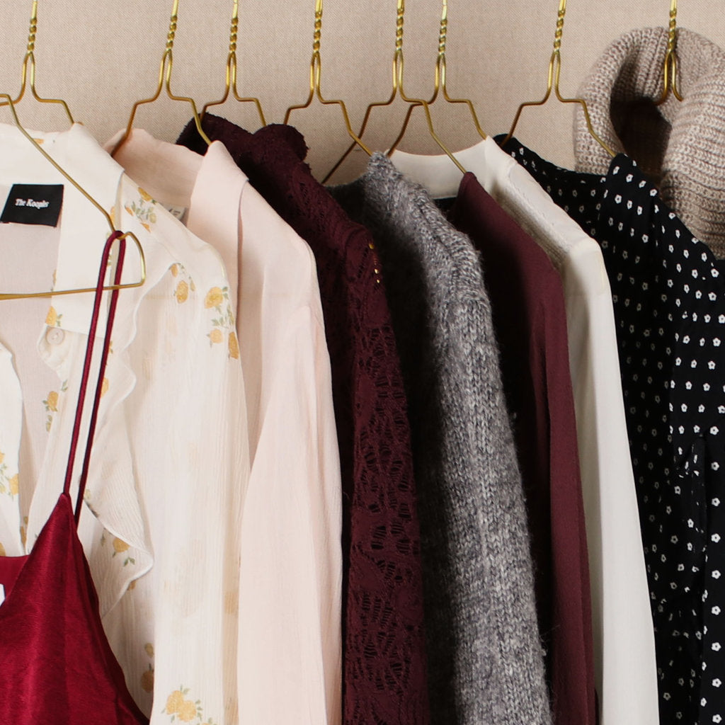 Frisch gereinigte Secondhand-Styles – Hochwertige Kleider, Blusen und Pullover, liebevoll gepflegt und bereit für einen nachhaltigen Kleiderschrank